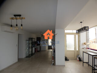  Appartement à louer 3 pièces 140 m²