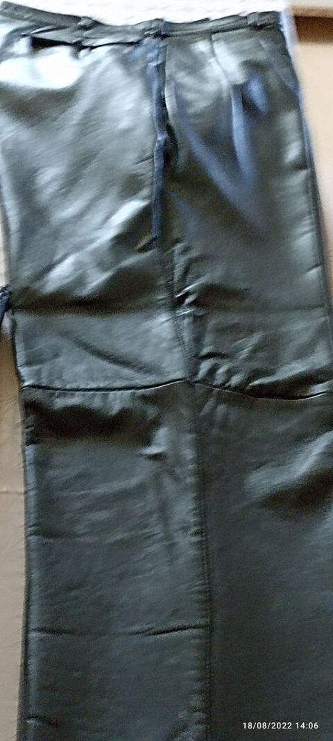 Veste Cuir sans Manche Mac Douglas , cuir Irlandais 100 Mrignac (33)
