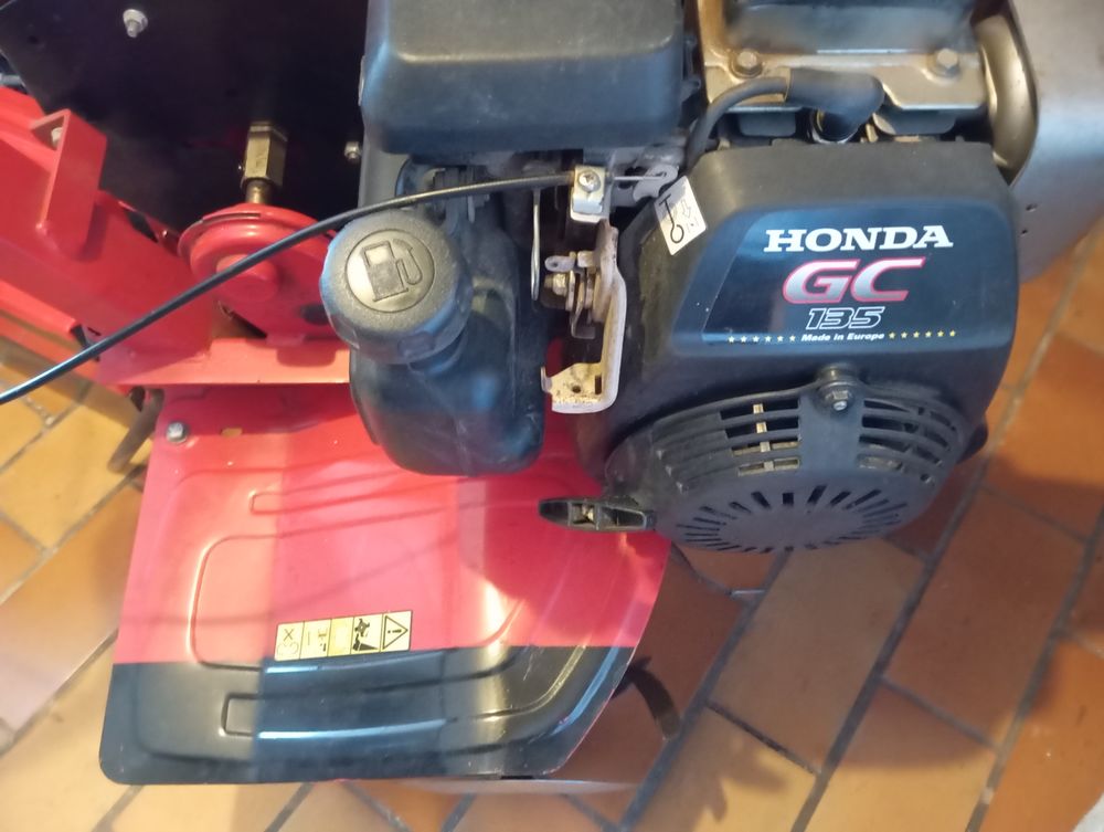 MOTOCULTEUR HONDA GC 135 Jardin