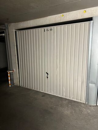  Parking / Garage  louer 10 m