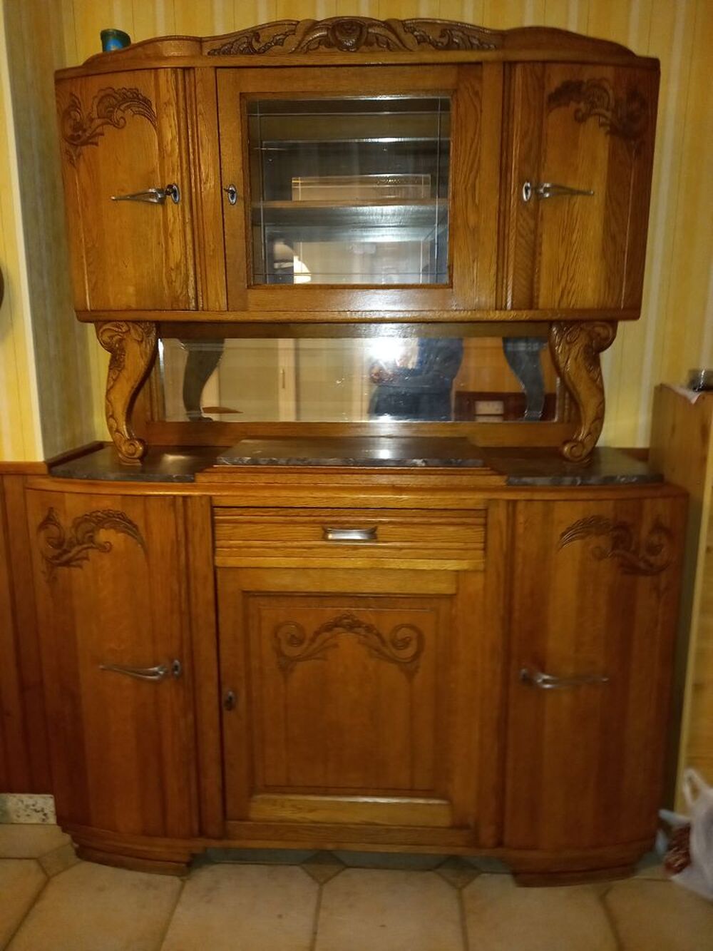 Bassinoire, Buffet, commode. Meubles