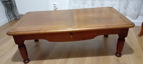 Table basse de salon en bois massif avec tiroir . TB tat 65 chirolles (38)