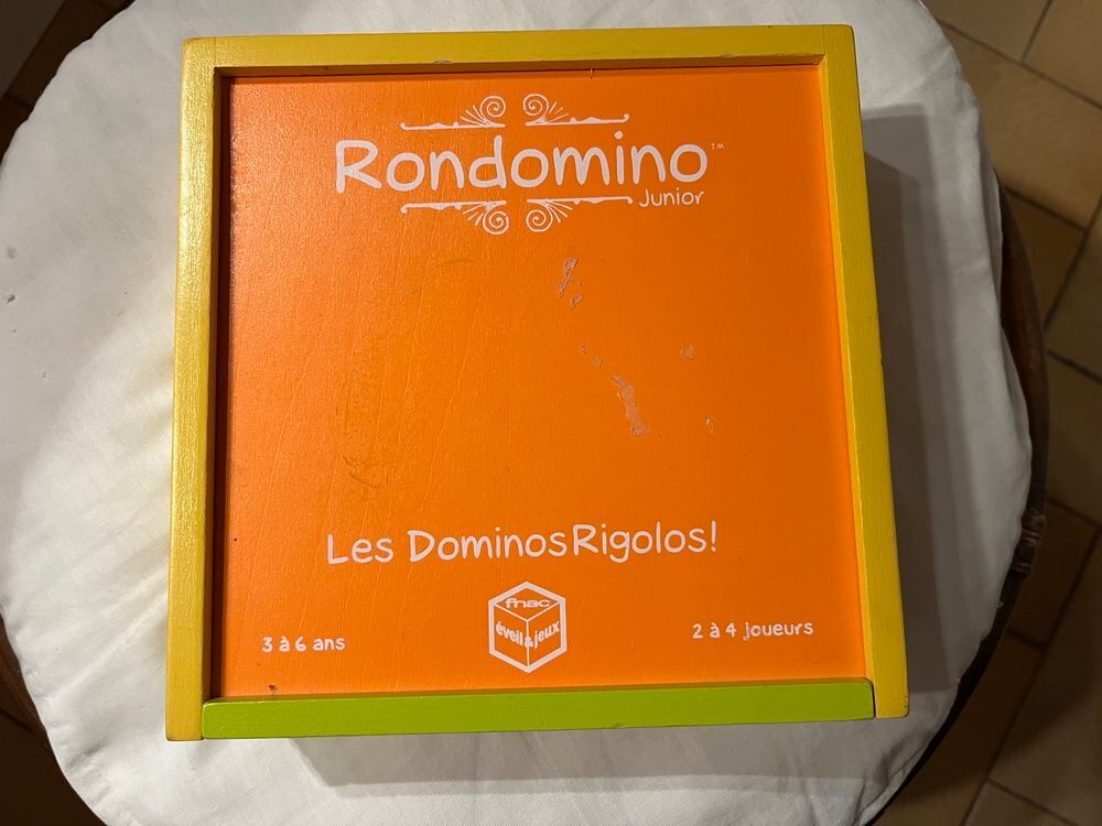 Jeux de Dominos. Rondomino.
Les dominos rigolos. Jeux / jouets