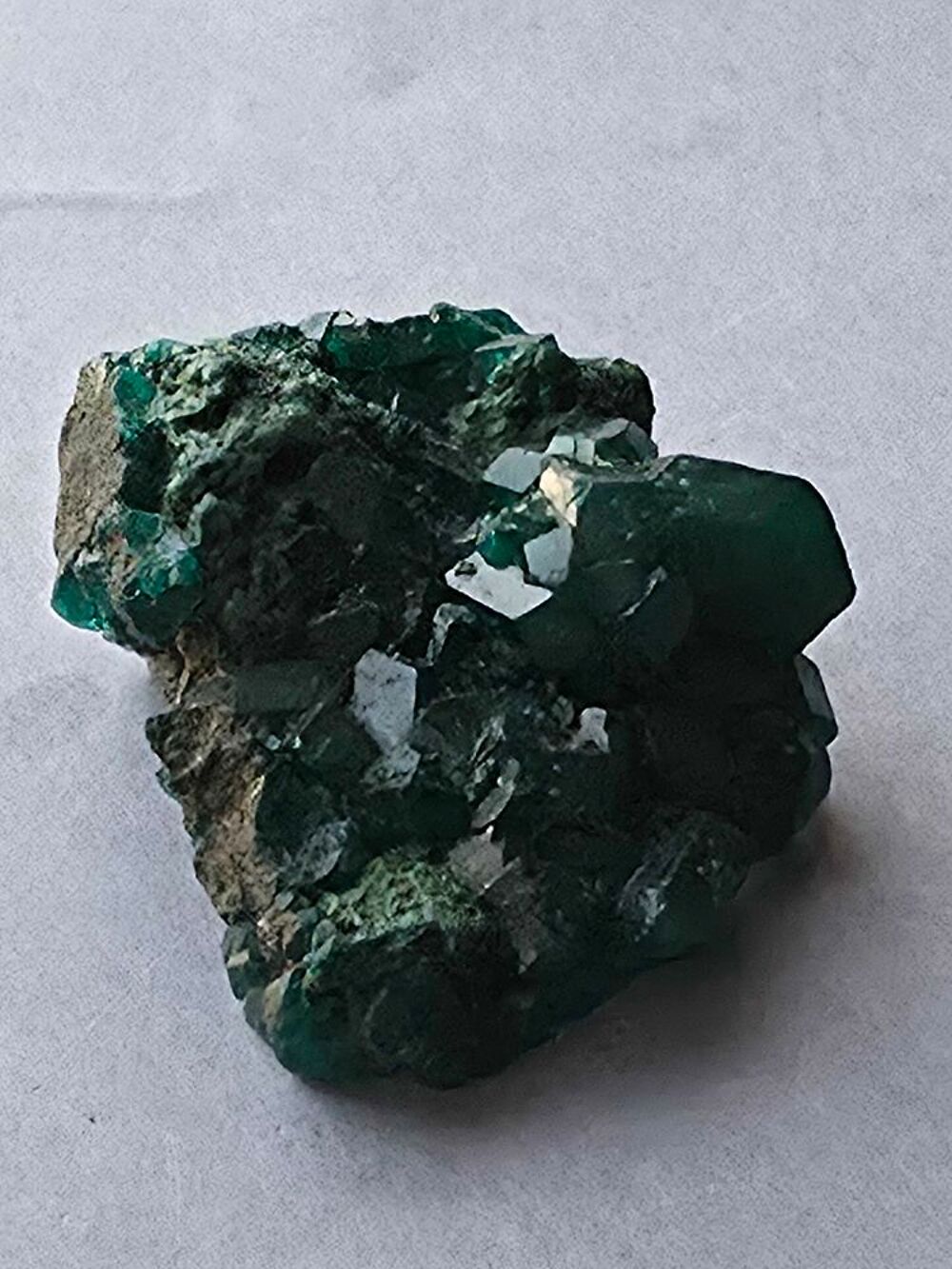 Dioptase Cristallis&eacute;e du Katanga (RDC)-Sp&eacute;cimen de Collection 