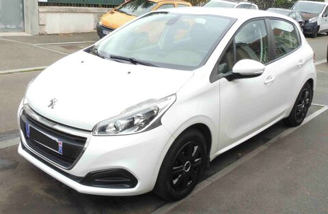 Peugeot 208 1.2 VTI 82CV BOITE AUTO TRES BON ETAT GE