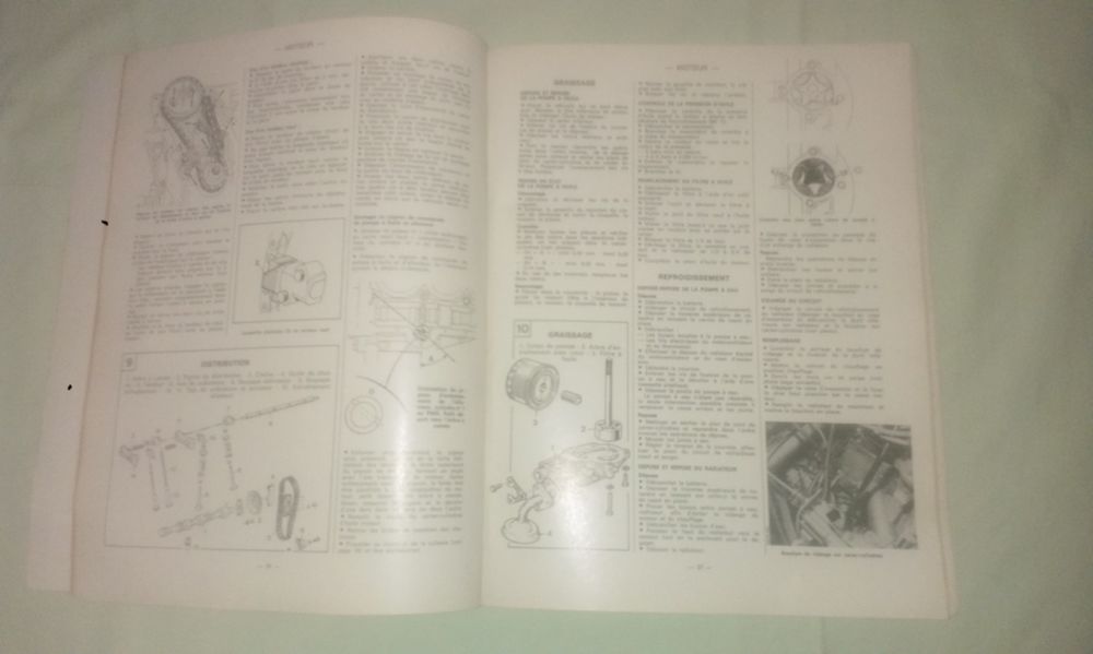 Revue technique R 18 Livres et BD