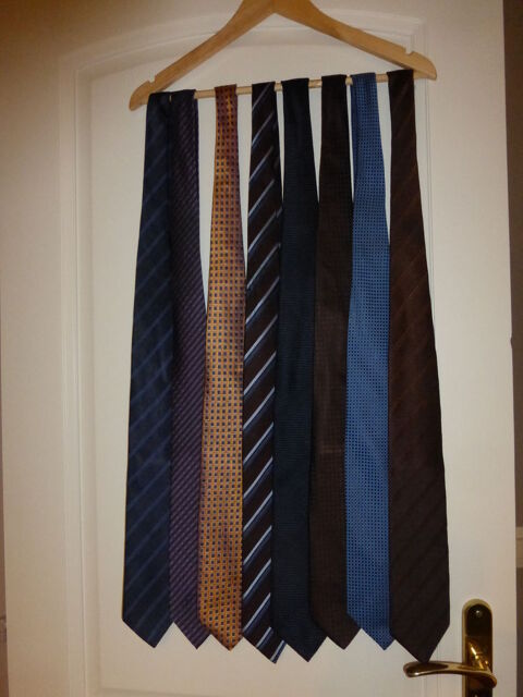 CRAVATTE en soie et polyester de marque 10 Doussard (74)