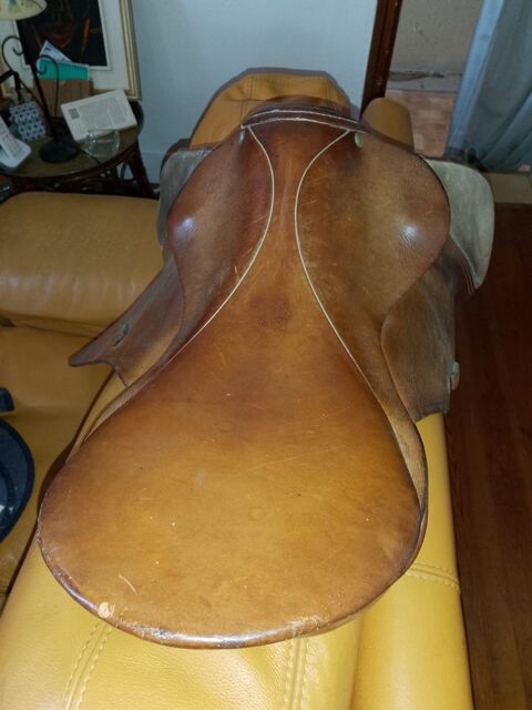 Selle d'équitation stubben+ diverses sangles , étriers 250 Bordeaux (33)
