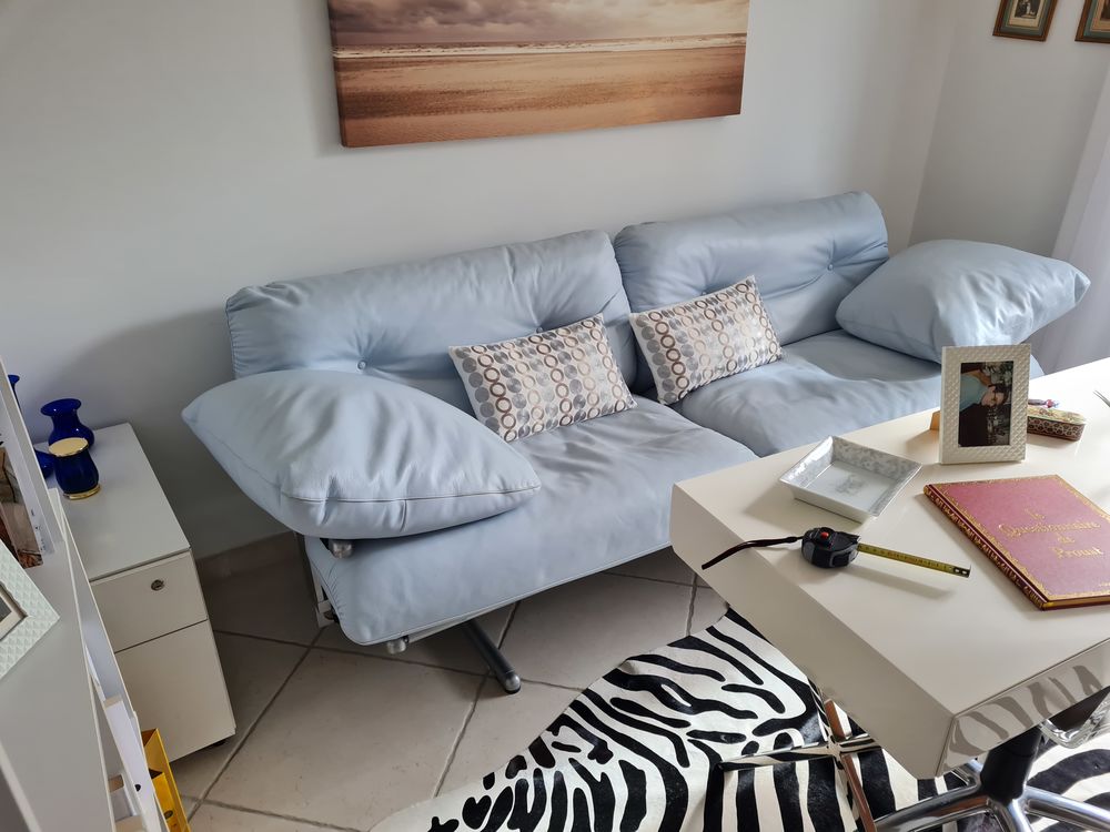 Canap&eacute; "&nbsp;Ouverture&nbsp;" cuir Poltrona Frau 
Meubles