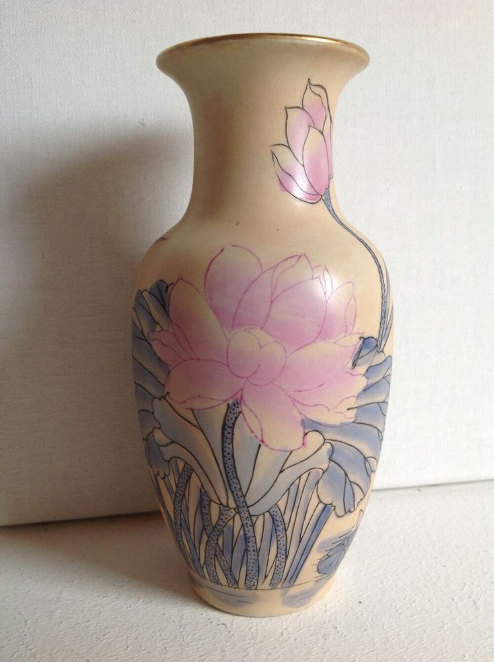 VASE ASIATIQUE PEINT &Agrave; LA MAIN Envoi possible
Décoration