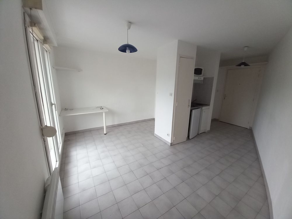 Location Appartement GRENOBLE PROCHE PARC (AV JEAN PERROT) STUDIO 18 m2 Grenoble