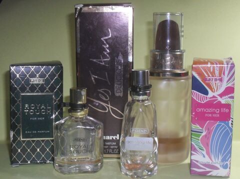 Lot de 3 Flacons vides d'Eau de Parfum avec botes. Montreuil (93)