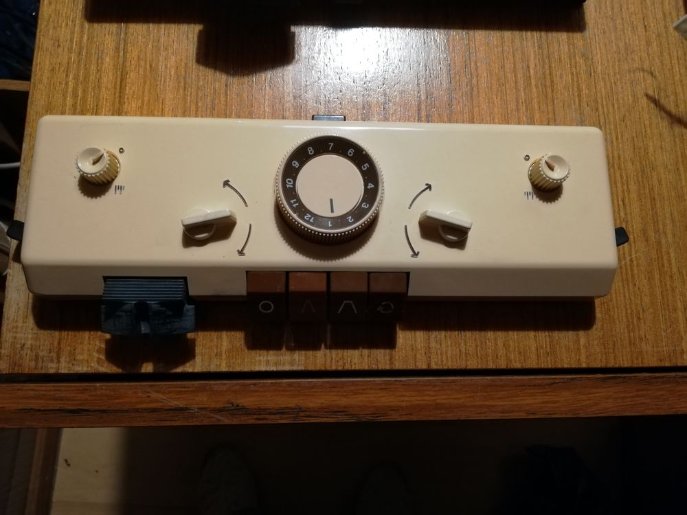 pi&egrave;ces d&eacute;taches machine &agrave; tricoter . Electroménager