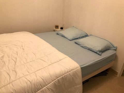 Lit et matelas 160 x 200 cm avec couette , 2 oreillers, housse pour protger matelas, draps en coton, housse de couette 500 Aix-en-Provence (13)