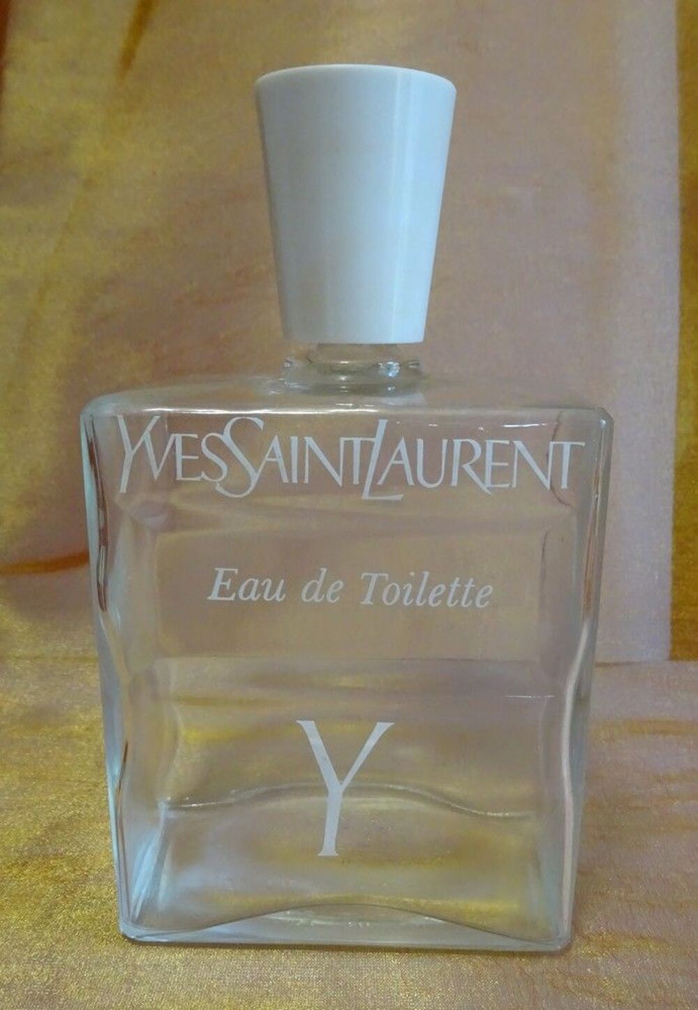 Flacons vides d'eau de toilette YVES ST LAURENT 
