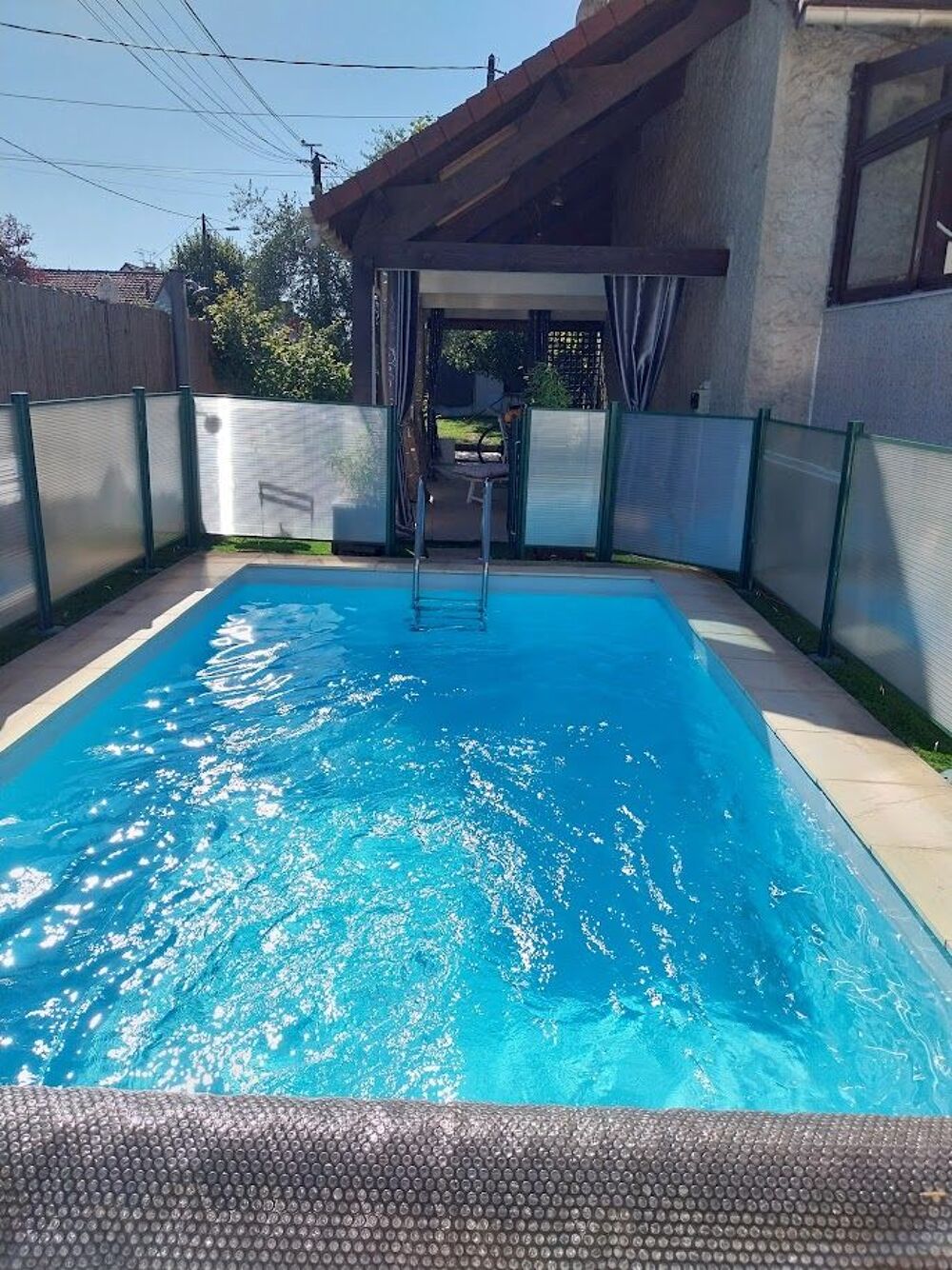 Maison 6 pièces 137 m² · à Sainte-Geneviève-des-Bois · 137 m² · 390 000 €