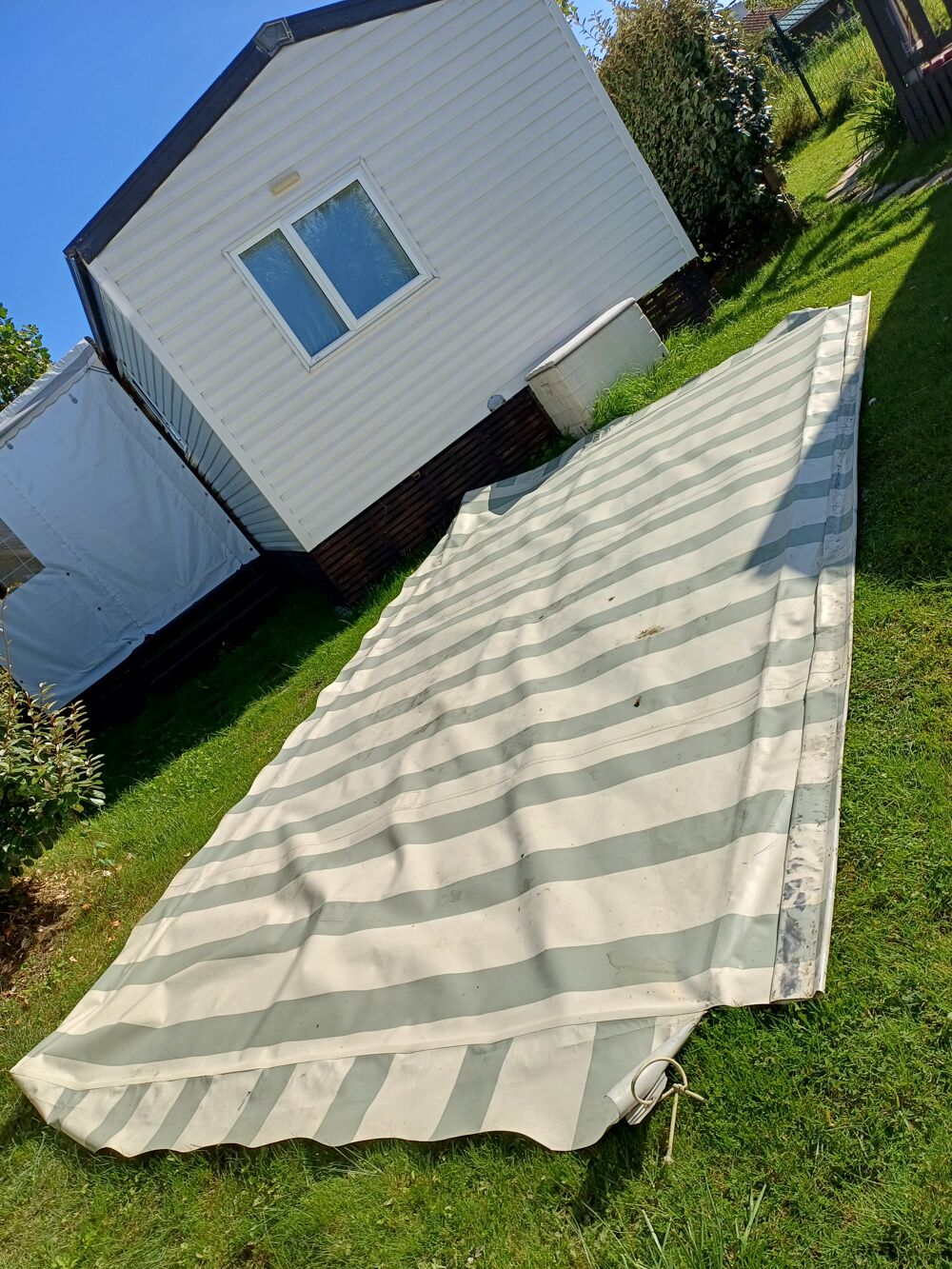 B&acirc;che pour terrasse mobil home Jardin