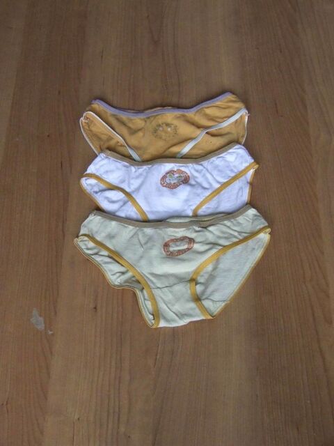 Lot 21. 3 culottes, Blanche, jaune et ocre jaune, 10 12�ans 2 Bagnolet (93)