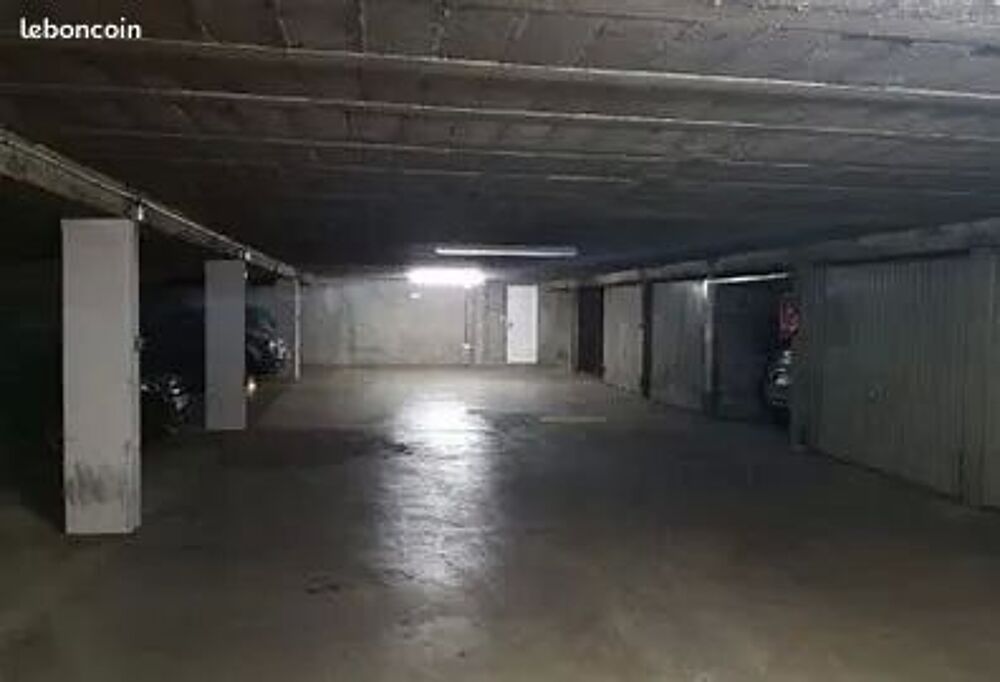Location Parking/Garage grand parking Paris 19ème au pied du métro Paris 19