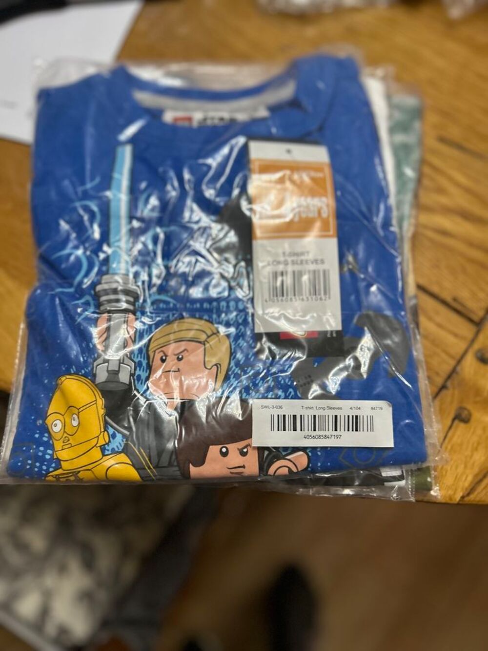 Suite &agrave; cessation d'activit&eacute; v&ecirc;tements neufs Vtements enfants