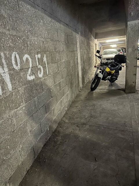  Parking / Garage � louer 2 m�