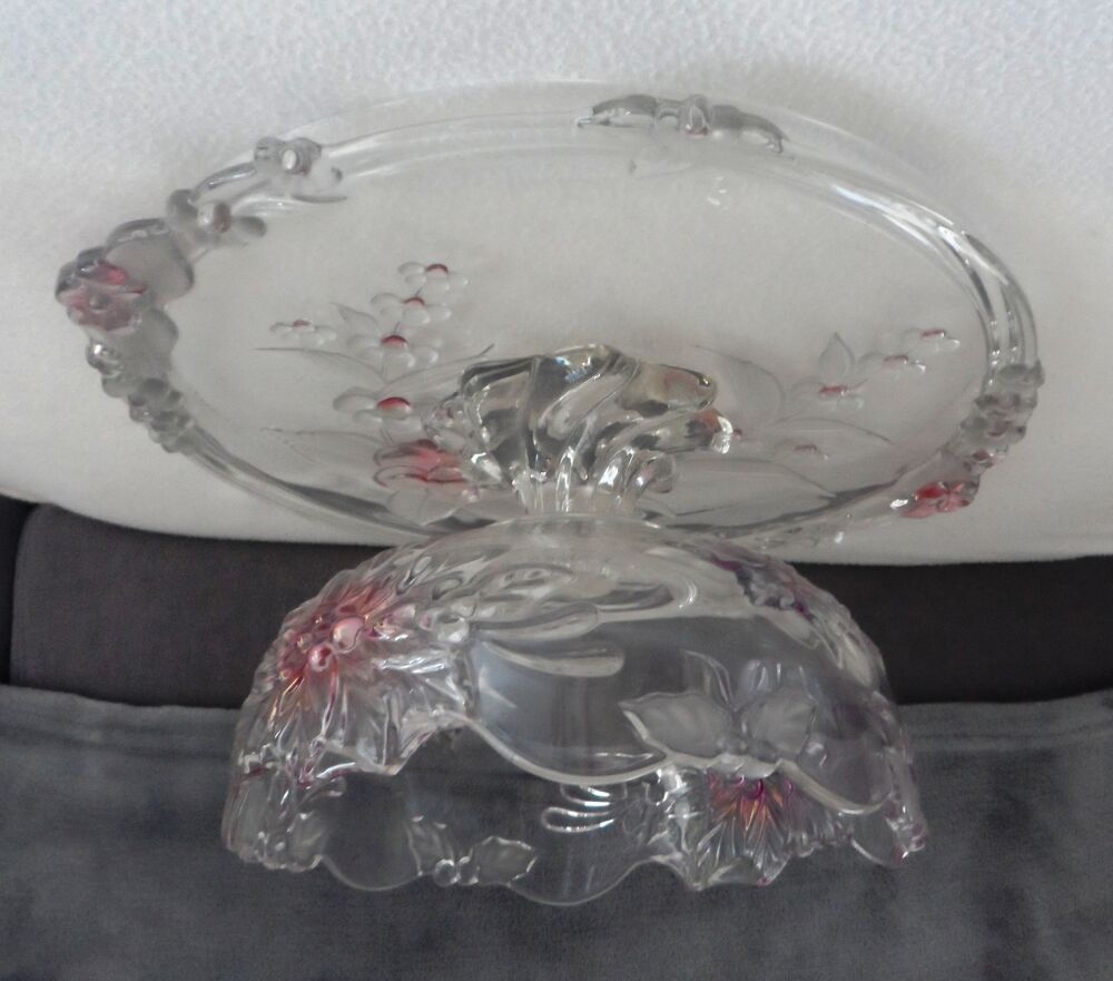 Tr&egrave;s joli plateau et coupe en verre vintage AN 60/70
Décoration