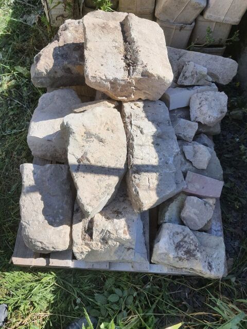 Lot de pierres de maconnerie. (4 palettes) 0 Englesqueville-la-Perce (14)