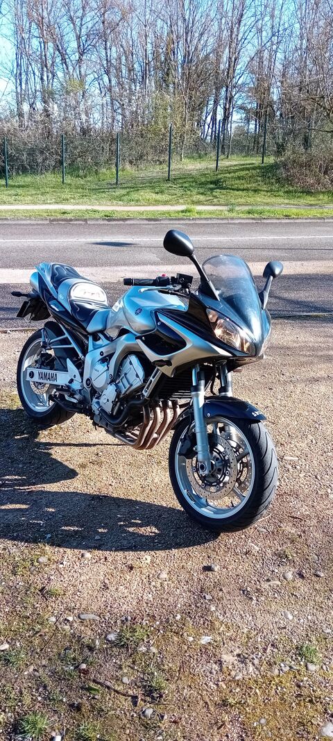 Moto YAMAHA 2003 occasion L'Isle-d'Abeau 38080