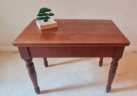 PETITE TABLE BASSE EN MERISIER
70 Limours (91)