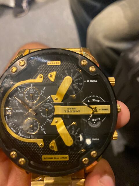 montre diesel 3 bar neuf plaqu or 489 Bordeaux (33)