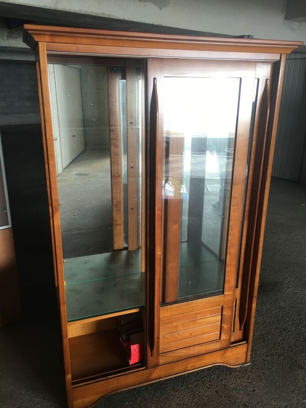 vitrine merisier et verre Meubles