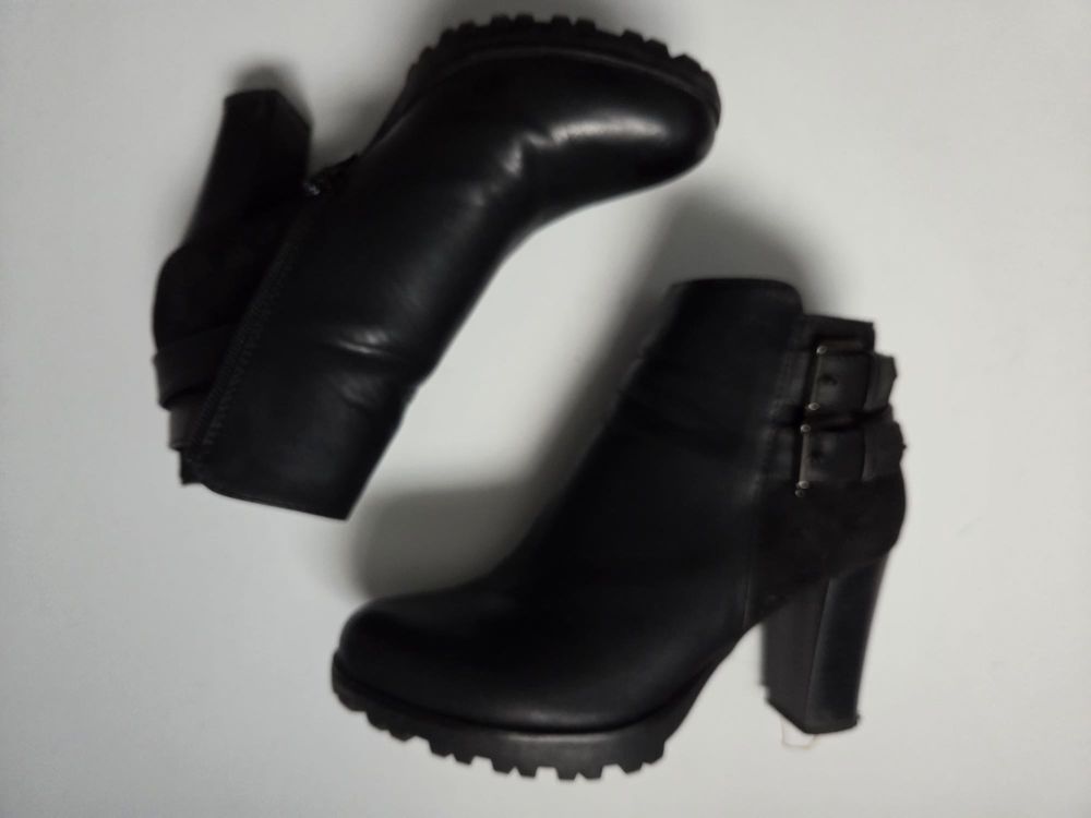 Bottines noires ? Taille 37 ? Tr&egrave;s bon &eacute;tat Chaussures