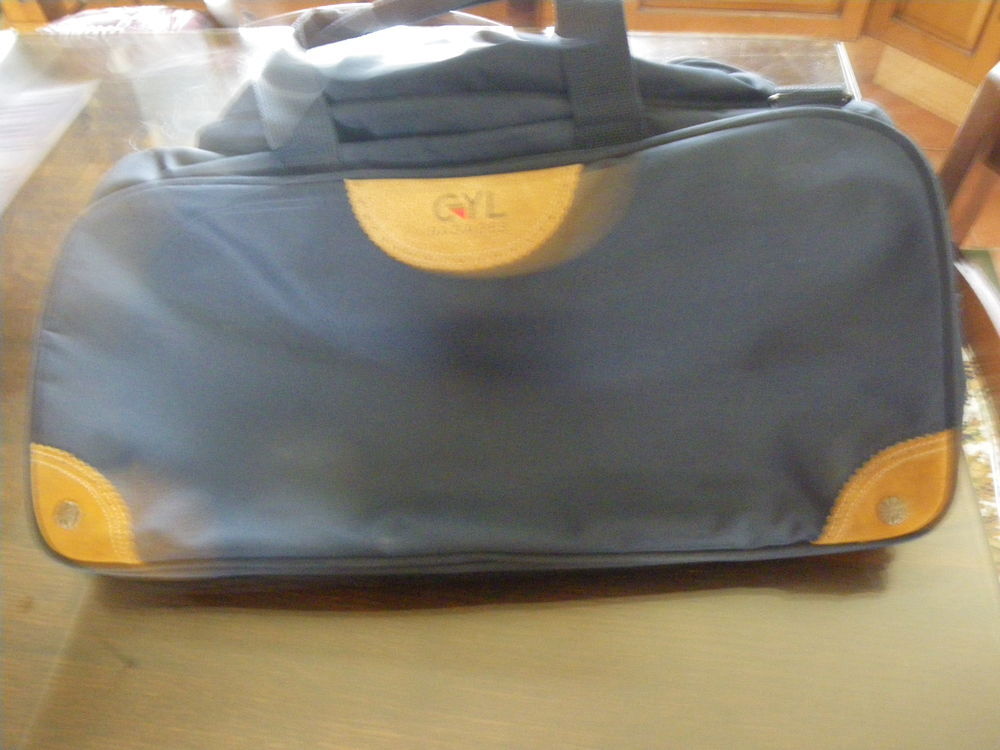 Sac de Voyage Bleu Fonc&eacute; GYL Bandouli&egrave;re Maroquinerie