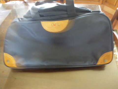 Sac de Voyage Bleu Foncé GYL Bandoulière 8 Savigny-en-Véron (37)