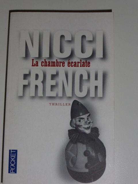 La chambre �carlate Nicci French 2 Rueil-Malmaison (92)