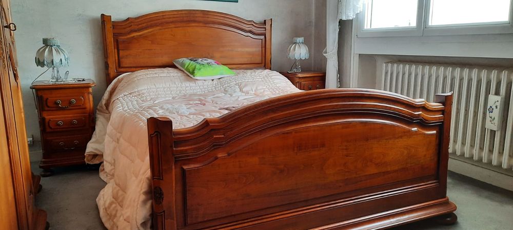 Jolie chambre &agrave; coucher compl&egrave;te en ch&ecirc;ne Meubles