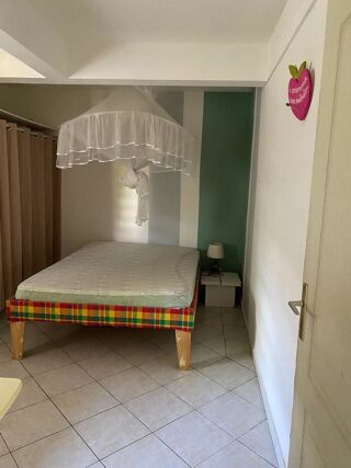  Appartement à louer 4 pièces 90 m²