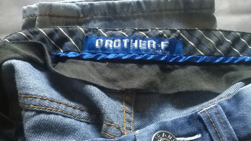 Jeans brother-f 
Super &eacute;tat et propre lav&eacute;
Vêtements
