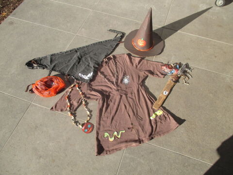 costume de sorcière marron 0 Talence (33)