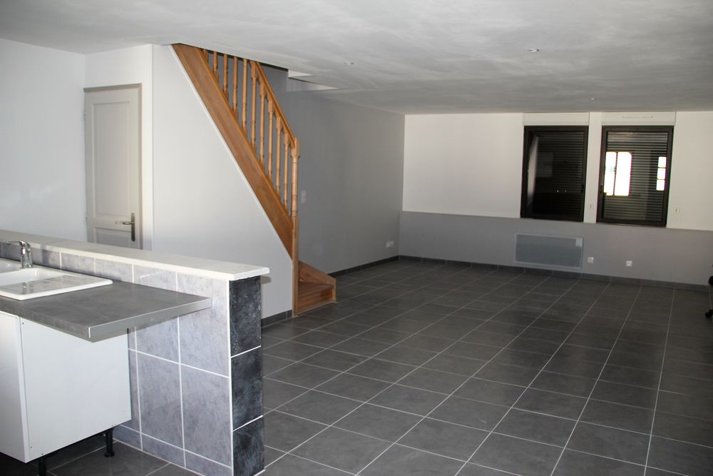 Location Maison MAISON MITOYENNE TRIPLEX Verrières