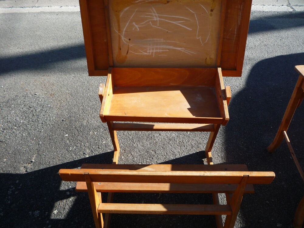Bureau d'&eacute;colier
avec banc Meubles