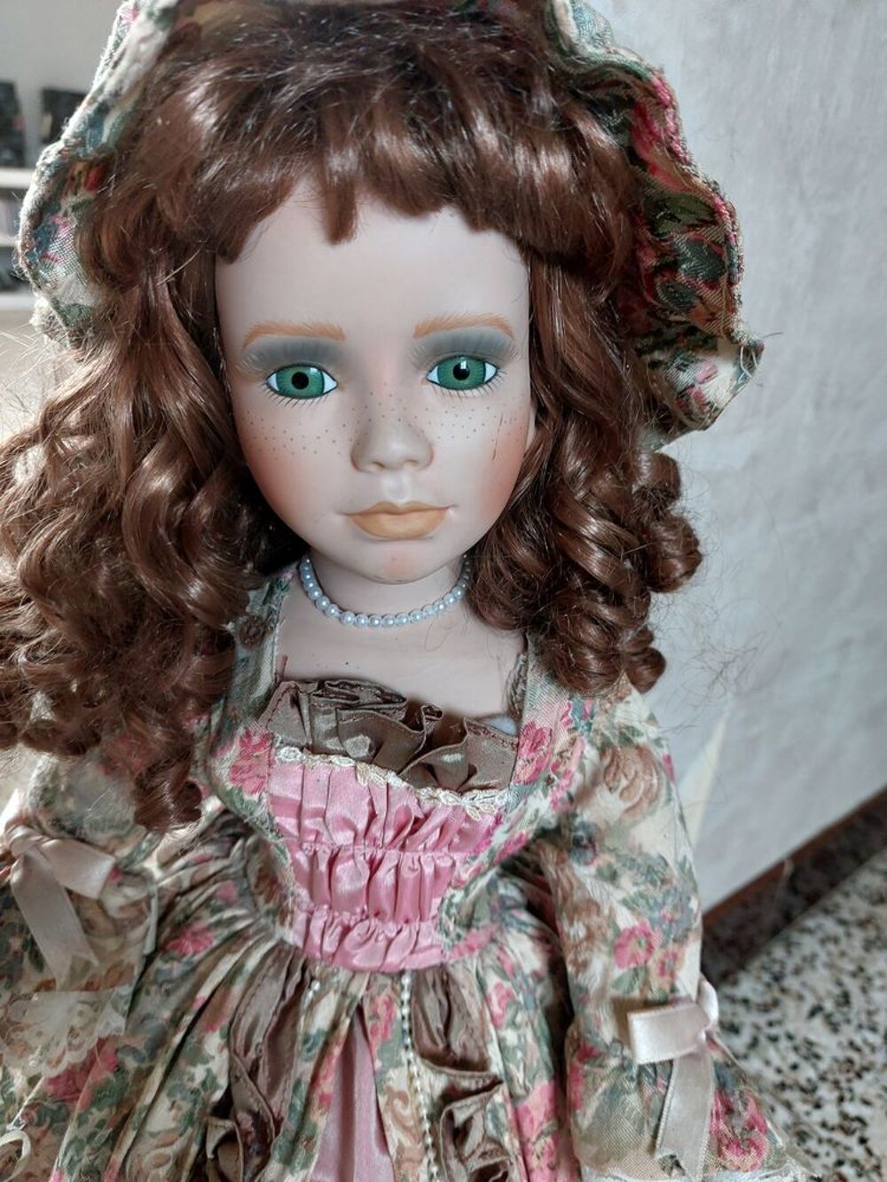 Poup&eacute;e t&ecirc;te de porcelaine Décoration
