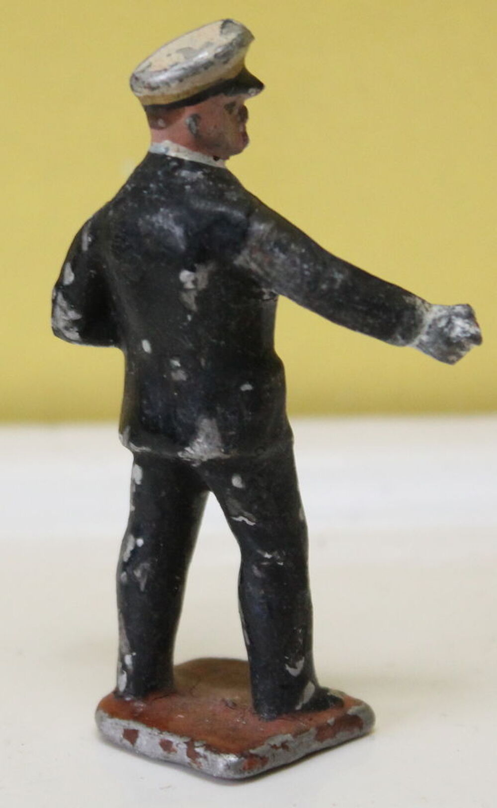 Figurine capitaine de marine en plomb
britains ? Jeux / jouets