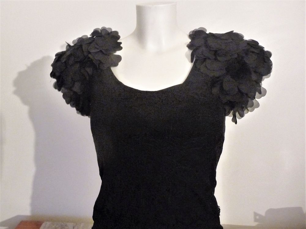 Robe/ Tunique Dentelle Noir Petites Manches- Taille 36- Neuf Vêtements