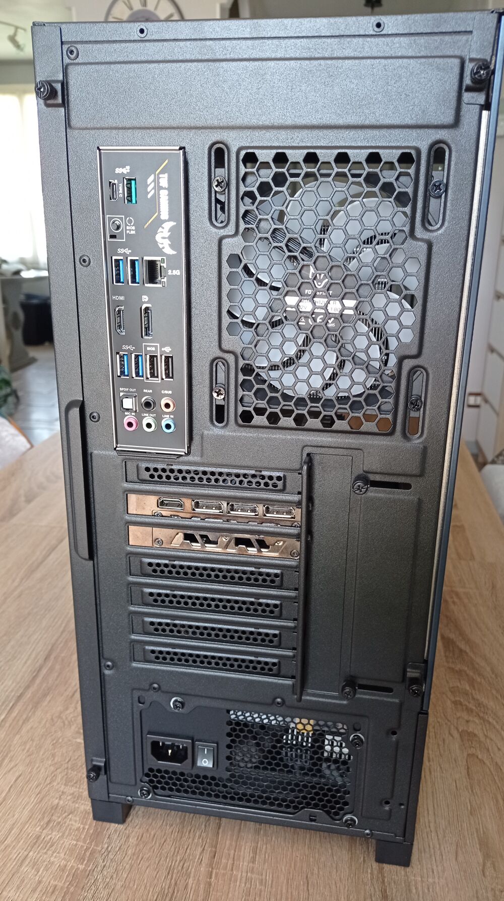 PC Aquarium assembl&eacute; ASUS TUF GAMING B550-PLUS
Matriel informatique