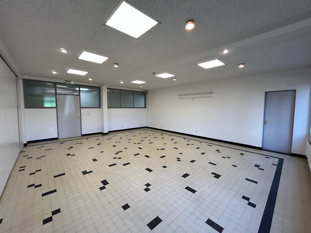   À louer - Local ou bureau 45 m² - Metz (Rez-de-jardin) Metz