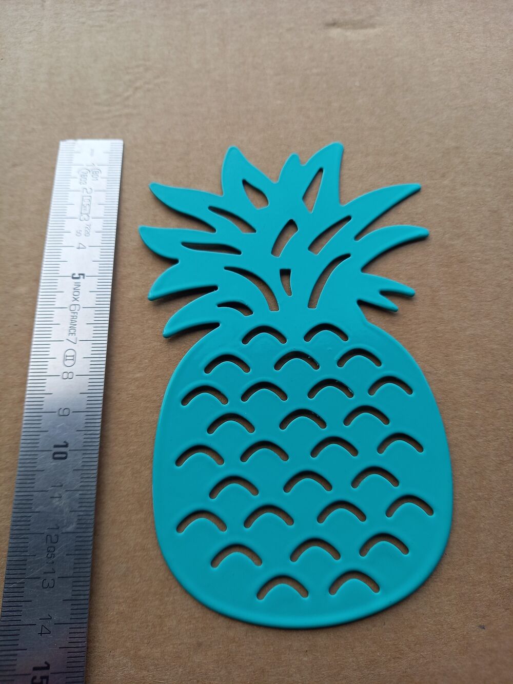 D&eacute;co Ananas m&eacute;tal 14x8cm Décoration