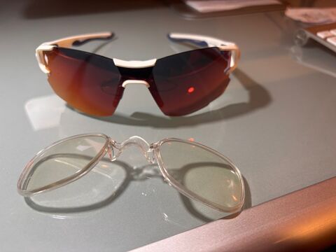 LUNETTE DE SPORT  Marque JULBO  50 Morsang-sur-Orge (91)