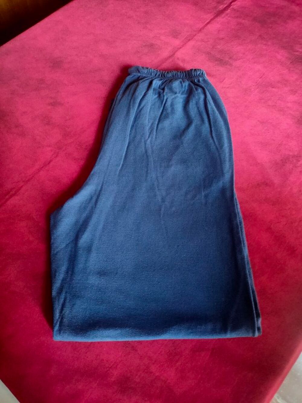 Pantalon bleu marine de d&eacute;tente taille L neuf jamais port&eacute; Vtements