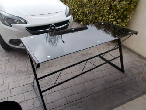 Bureau verre noir structure métal trés propre 20 Peyrestortes (66)